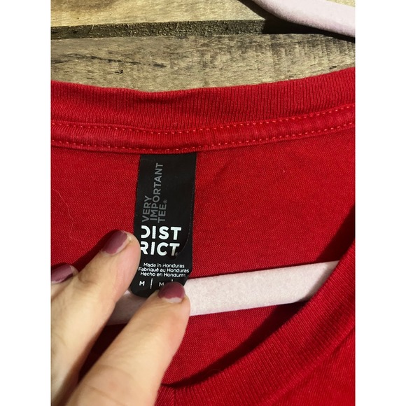 District Tee Red Joy to the World Christmas V-Neck T-Shirt Women's M - Picture 5 of 5